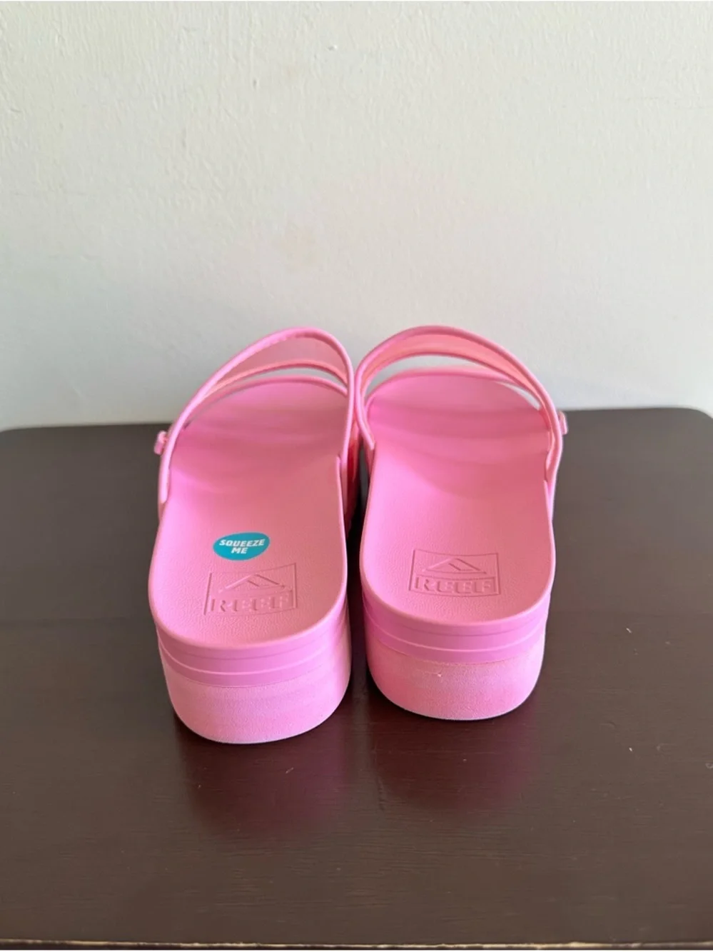 Reef Womens Vista Hi Energy Light Neon Pink Size 9